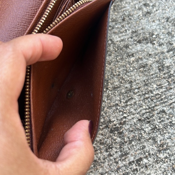 Louis Vuitton monogram bifold wallet - Picture 13 of 16